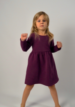 nachhaltiges Kinderkleid lila Bio_Baumwollfleece